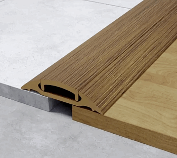 Порог с монтажным каналом 36мм 0,9 Дуб темный 217